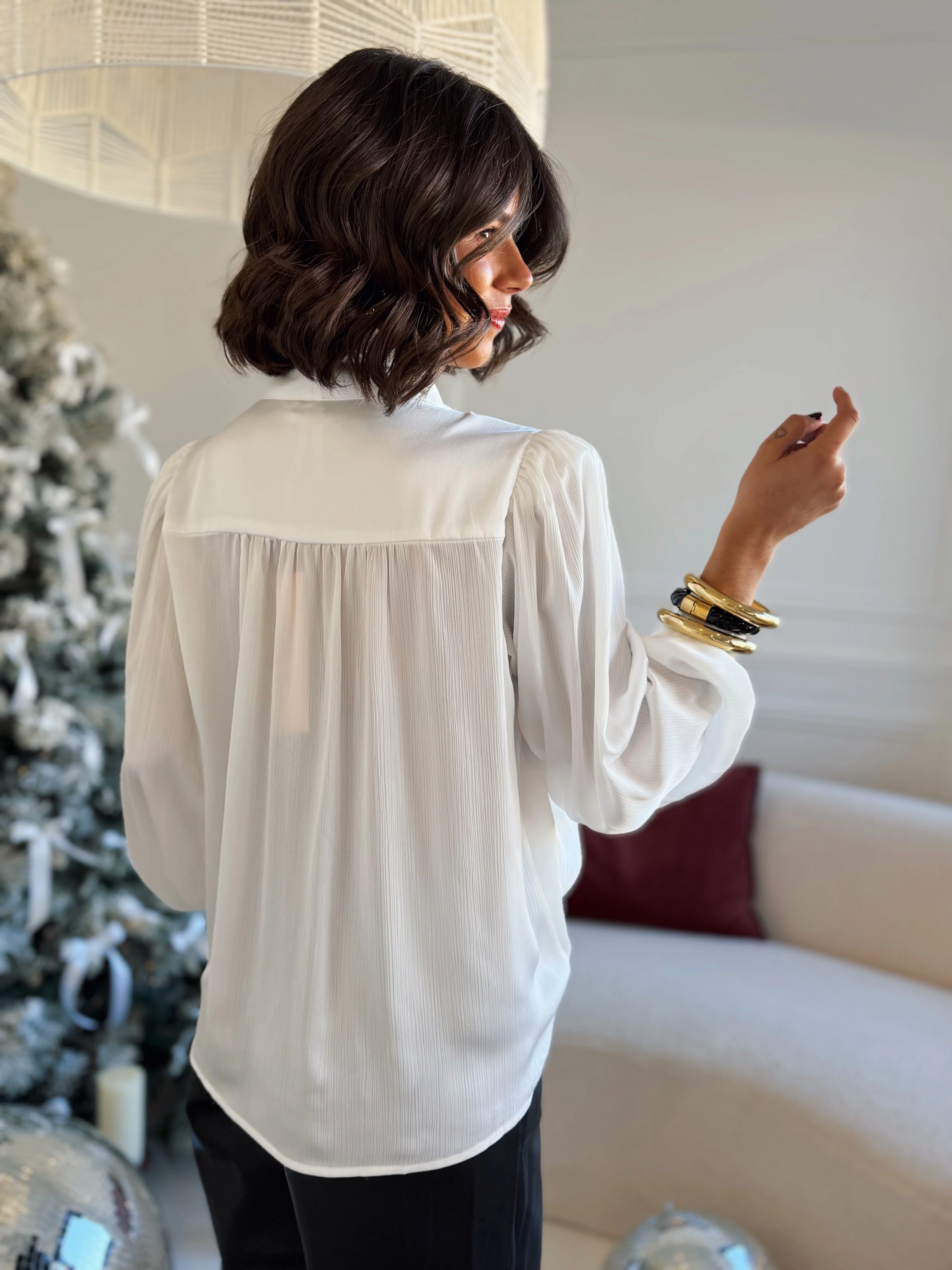 Blouse en SATIN avec son noeud blanc - Image 5