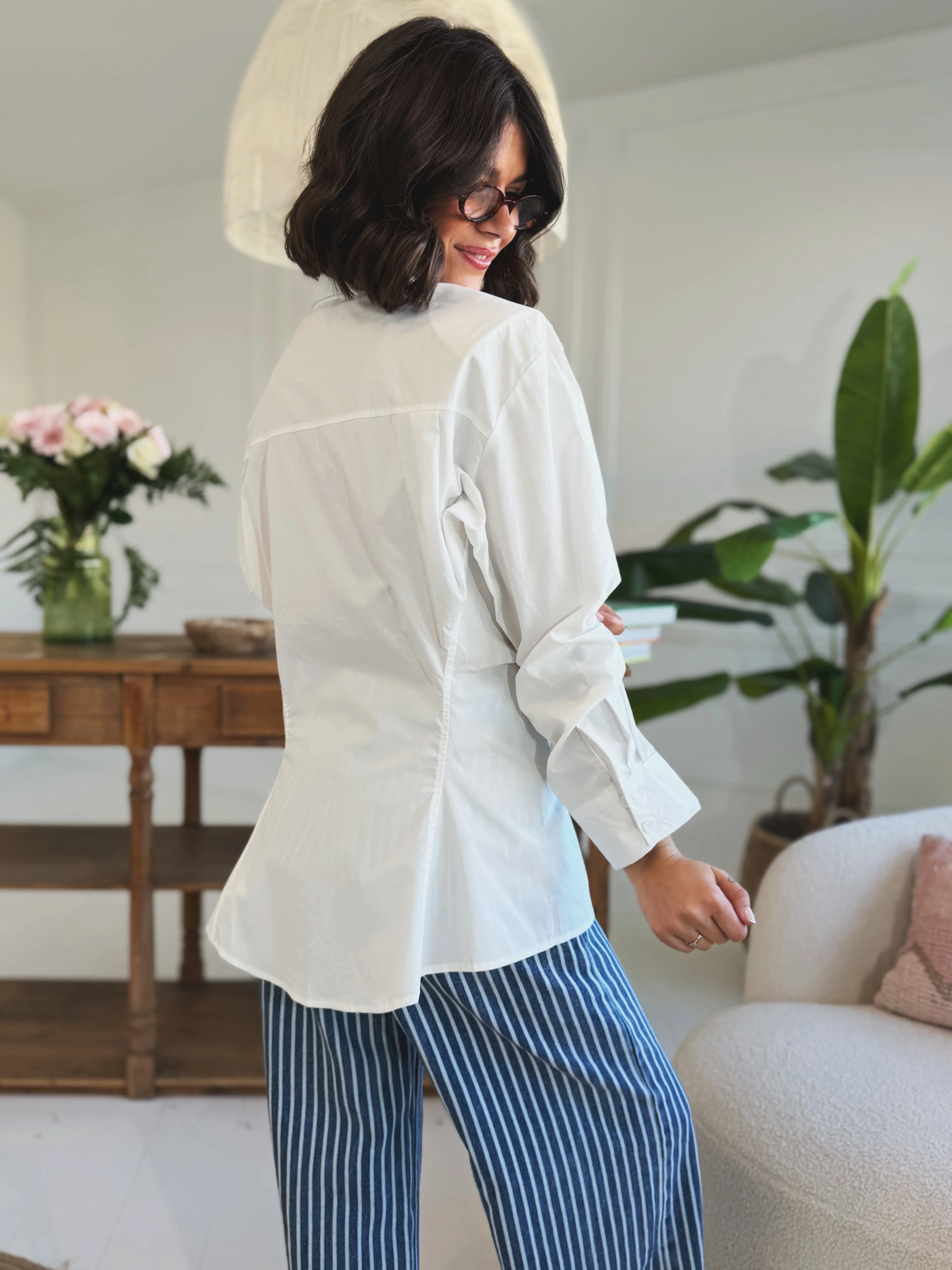 Chemise cintrée avec ÉPAULETTES blanc - Image 4
