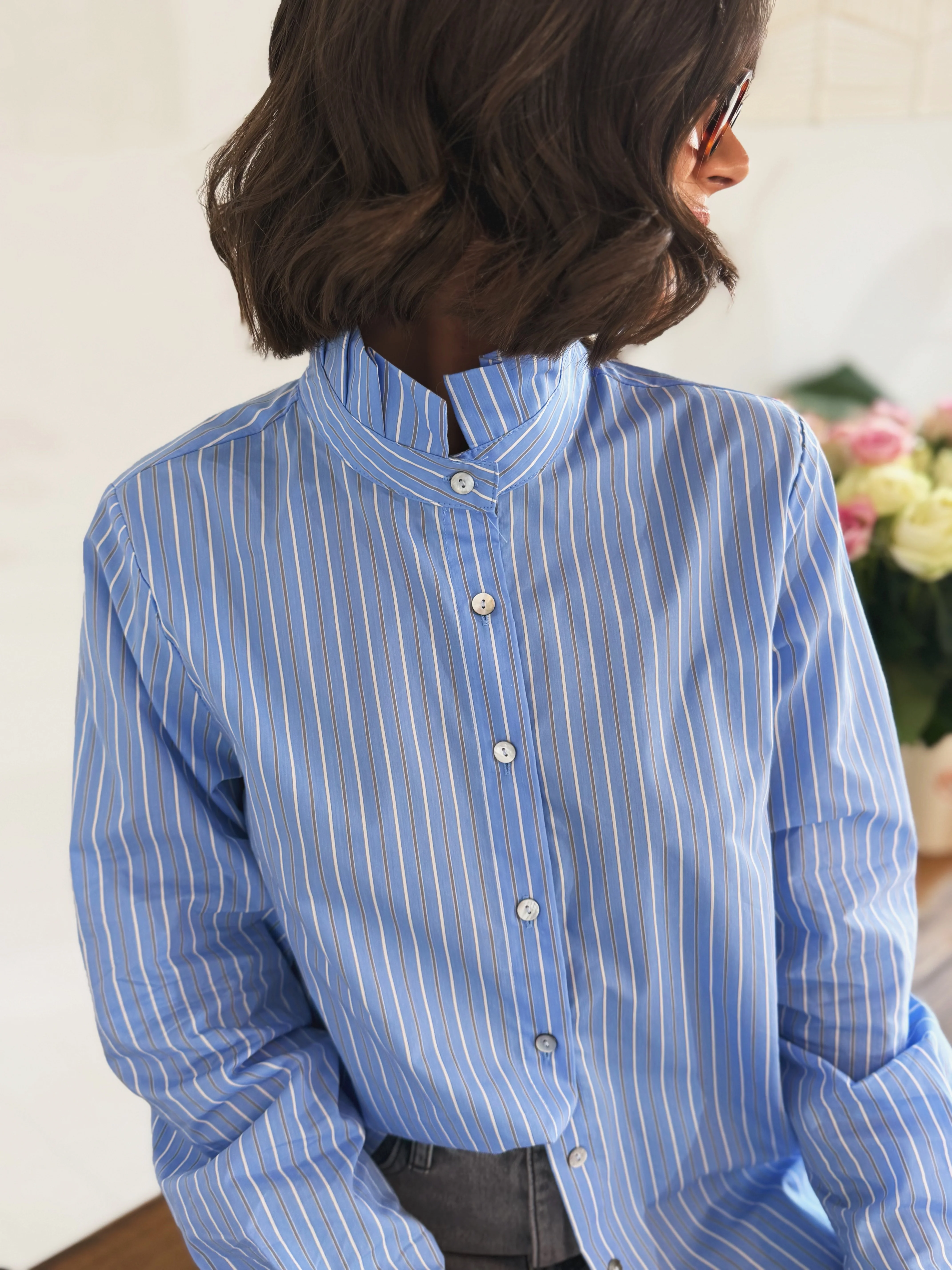 Chemise col victorien rayée bleu&gris - Image 5