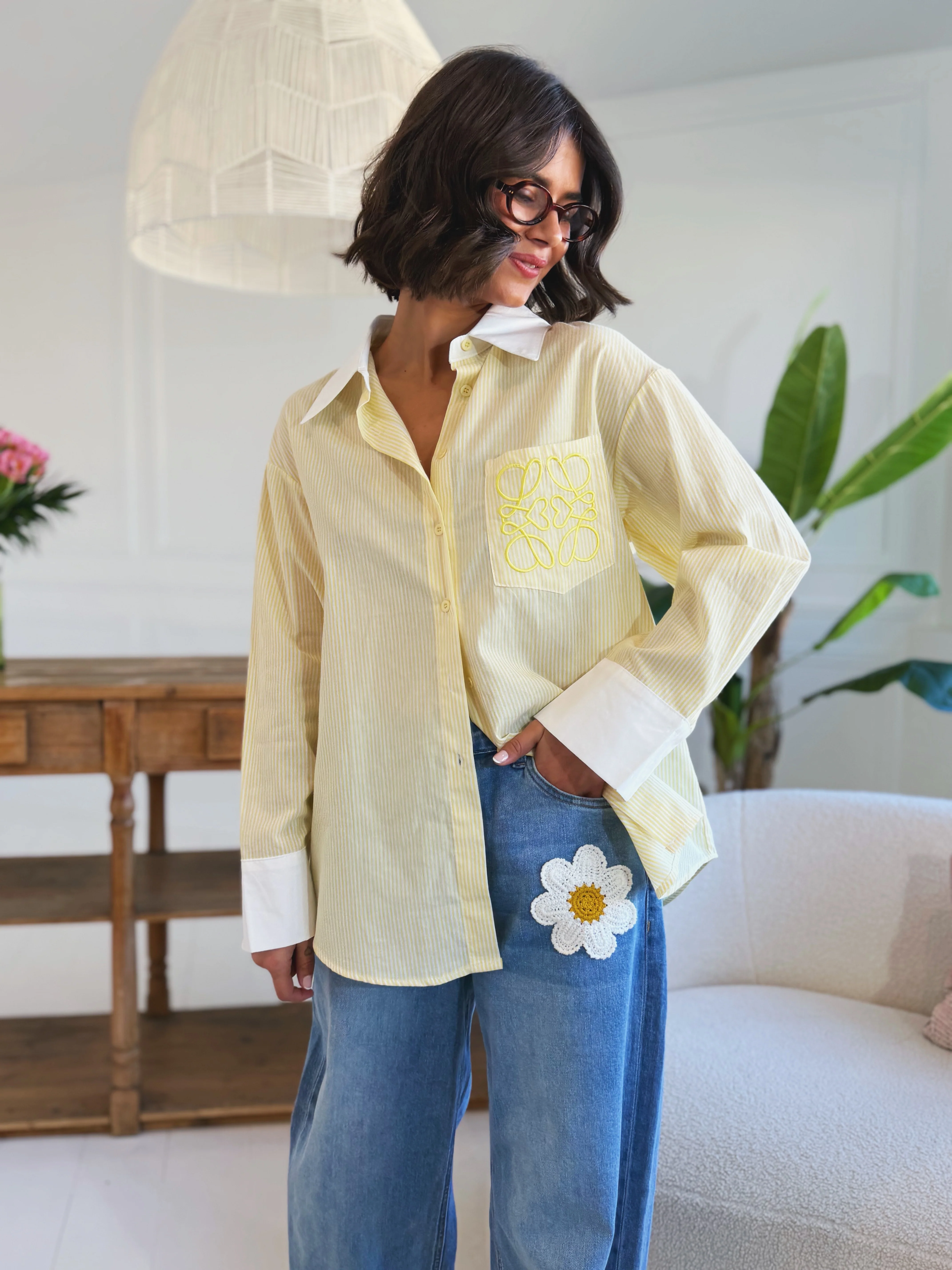 Chemise rayée avec sa broderie jaune - Image 3