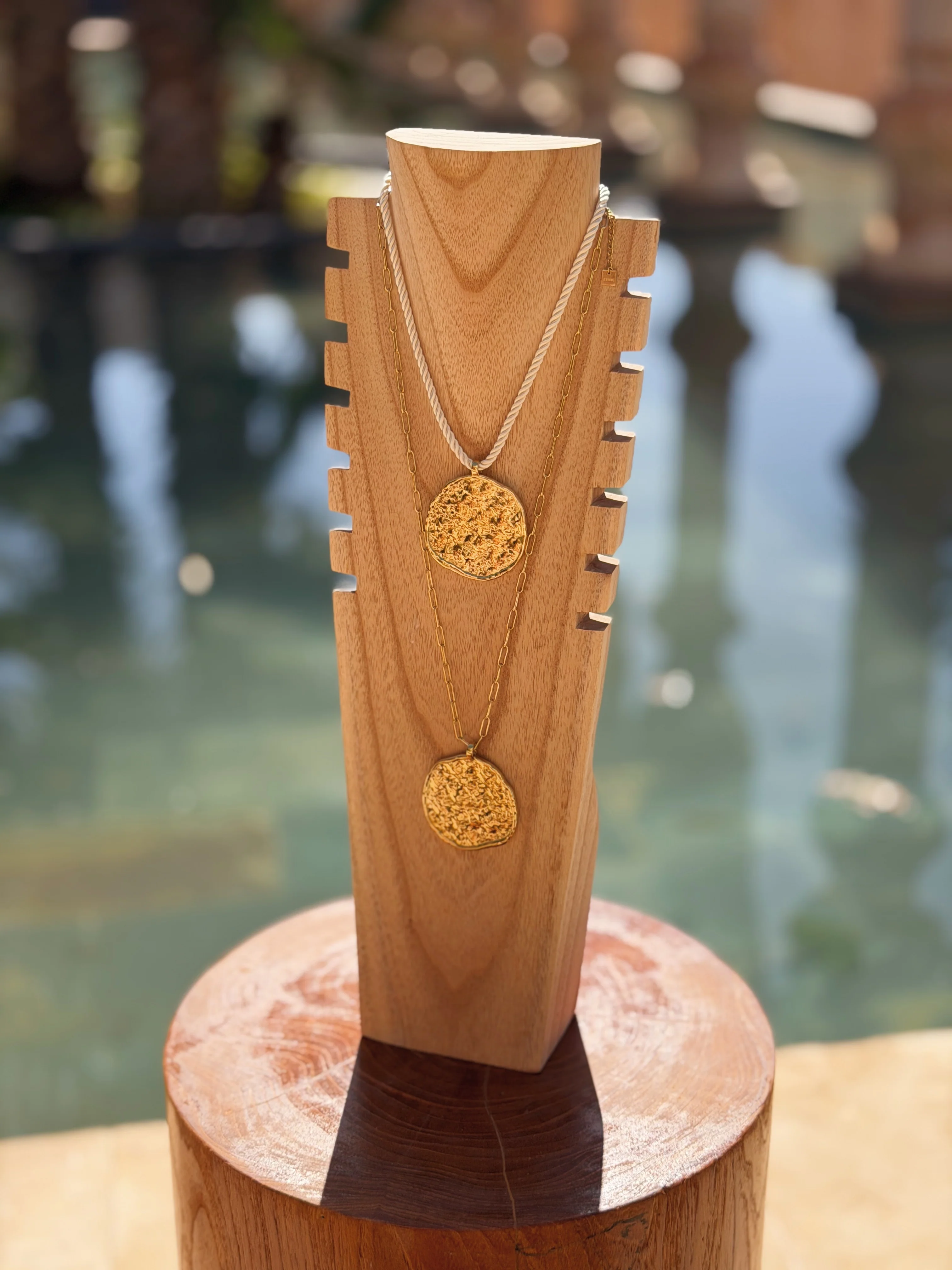 Collier pièce sur CORDON écru - Image 2