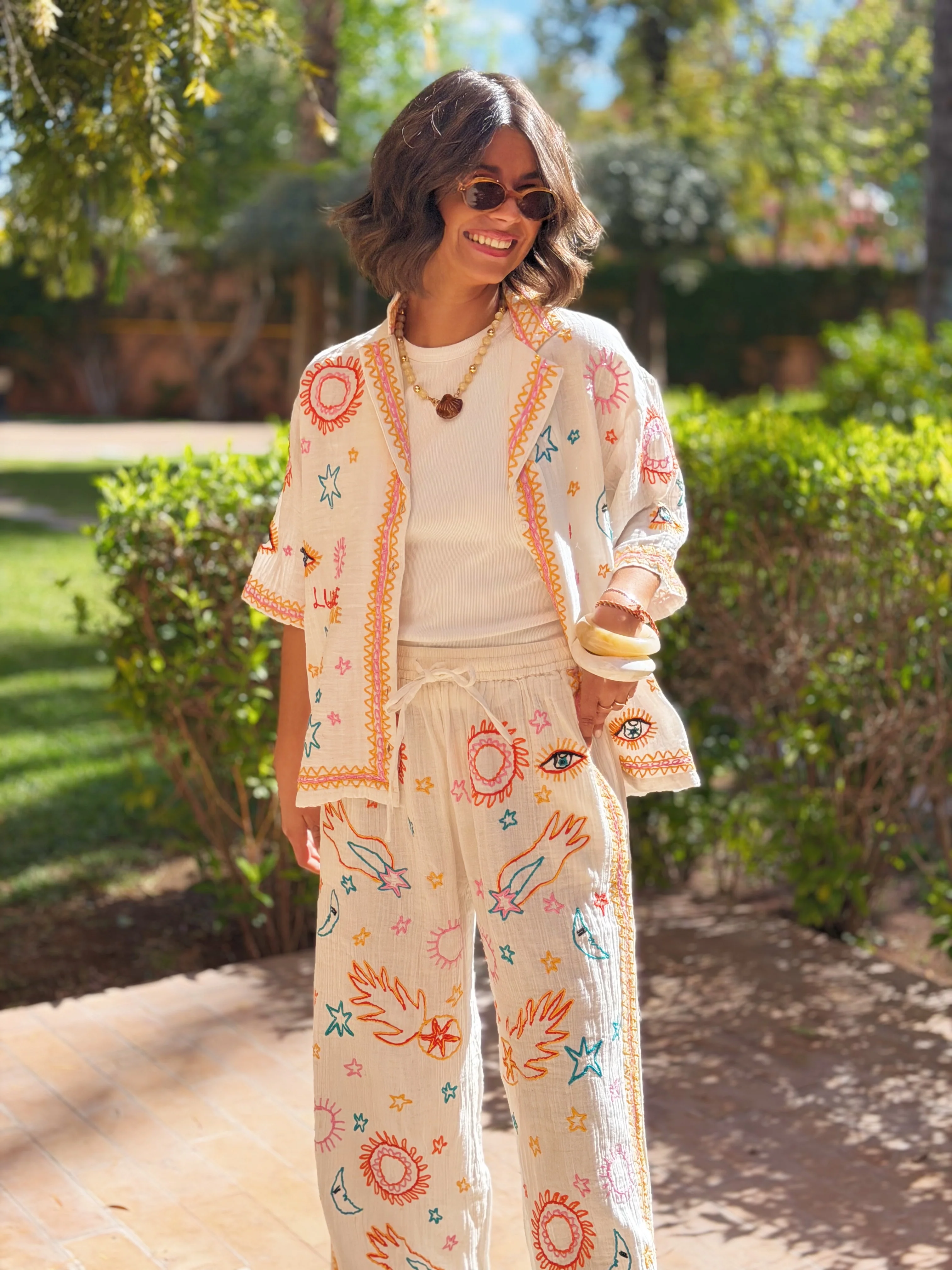 Chemise brodée colorée LOVE&PEACE - Image 3