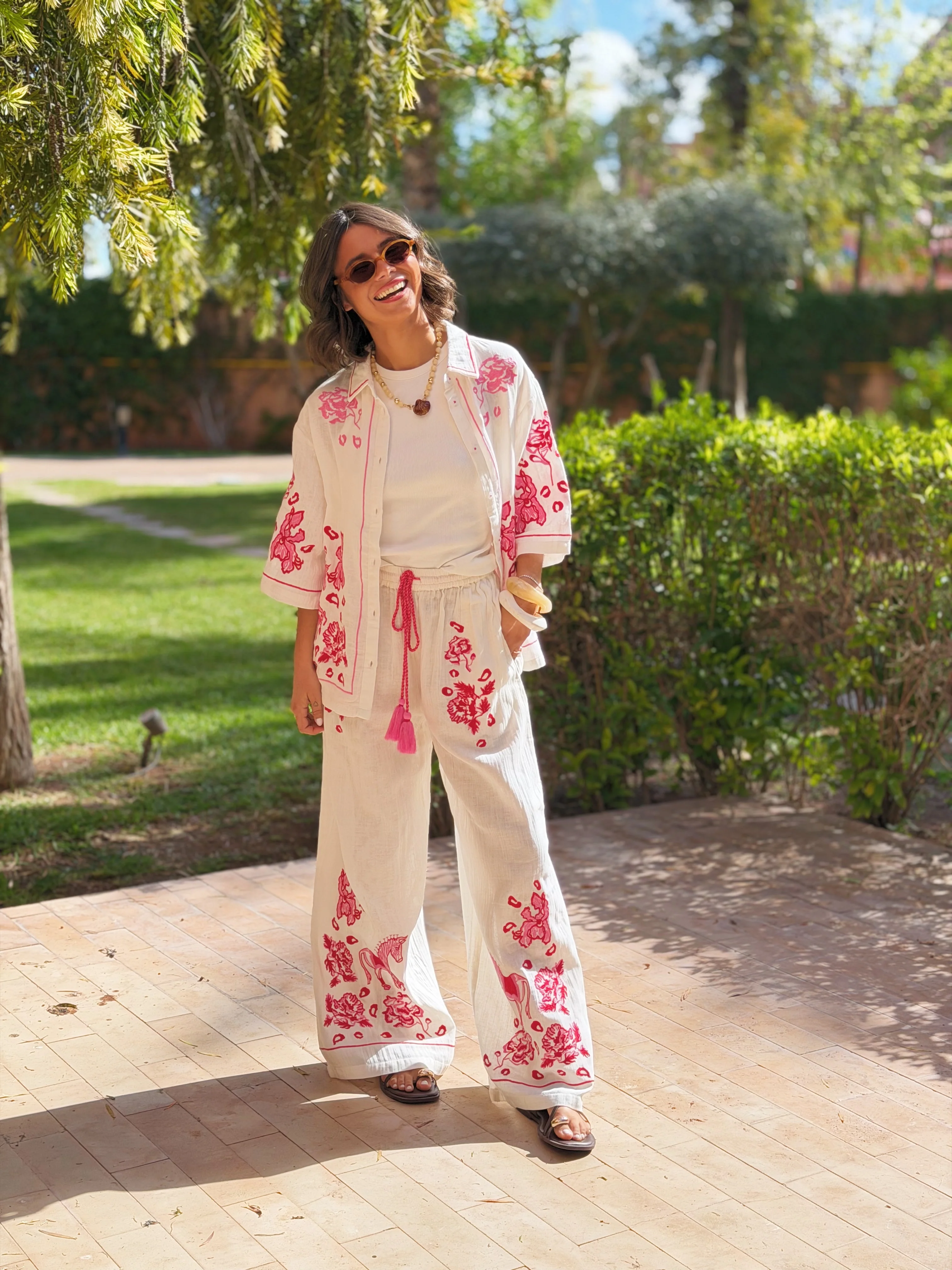 Pantalon broderies rose
