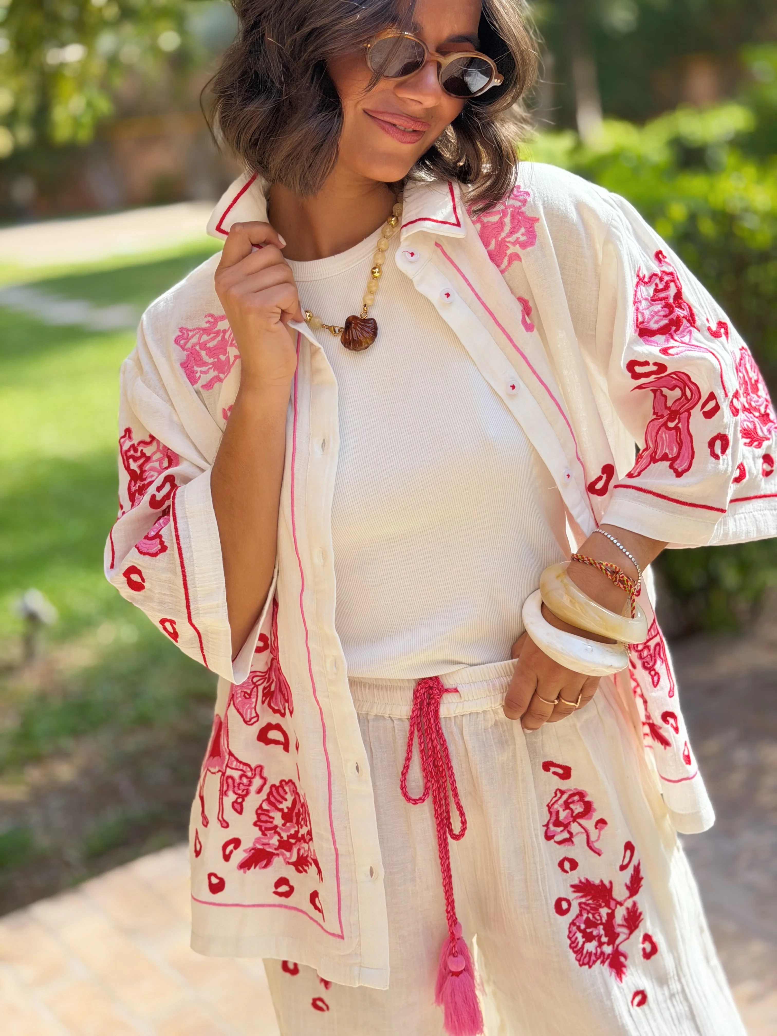 Pantalon broderies rose - Image 4