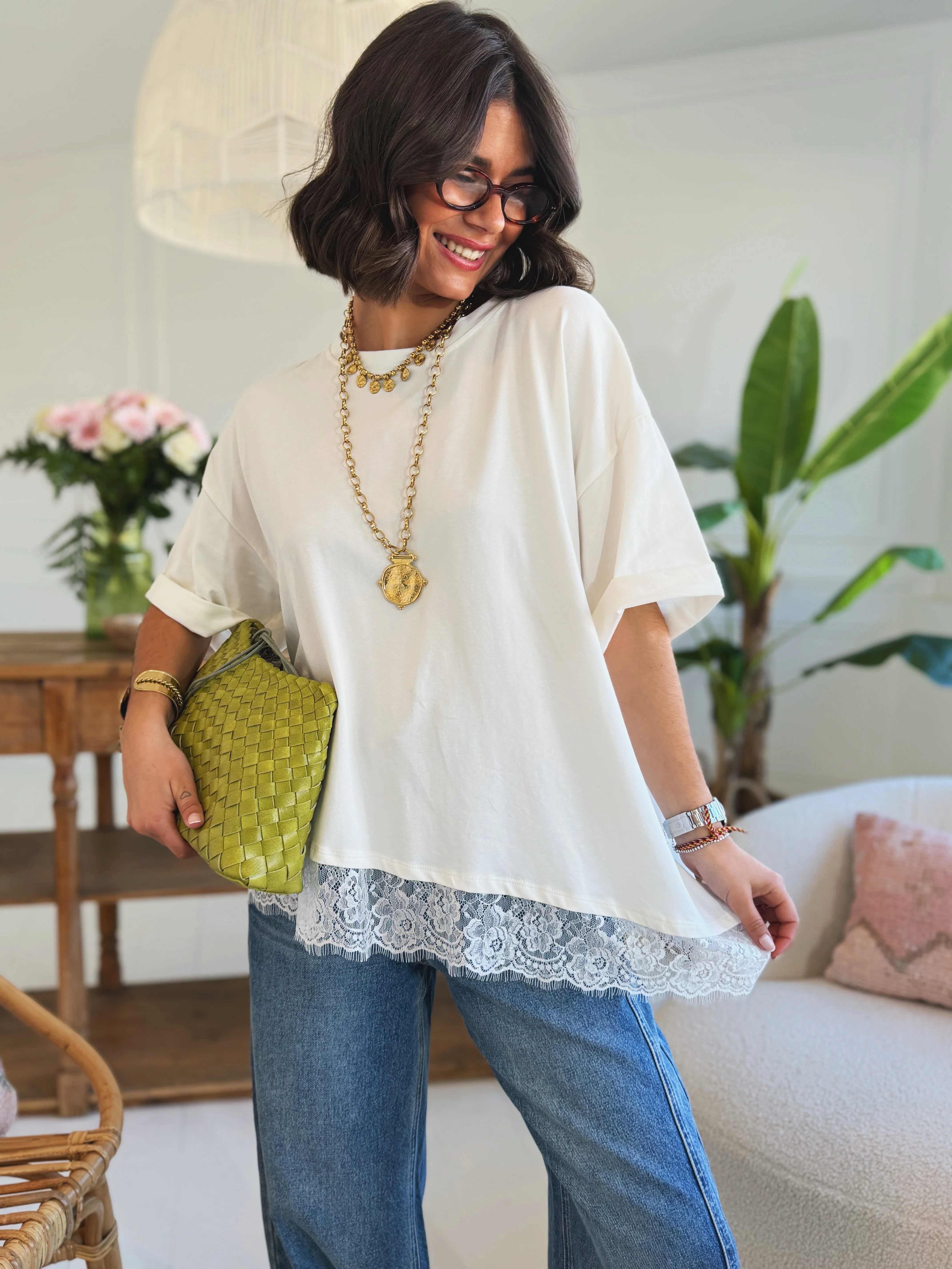 Tee-shirt oversize avec sa DENTELLE blanc