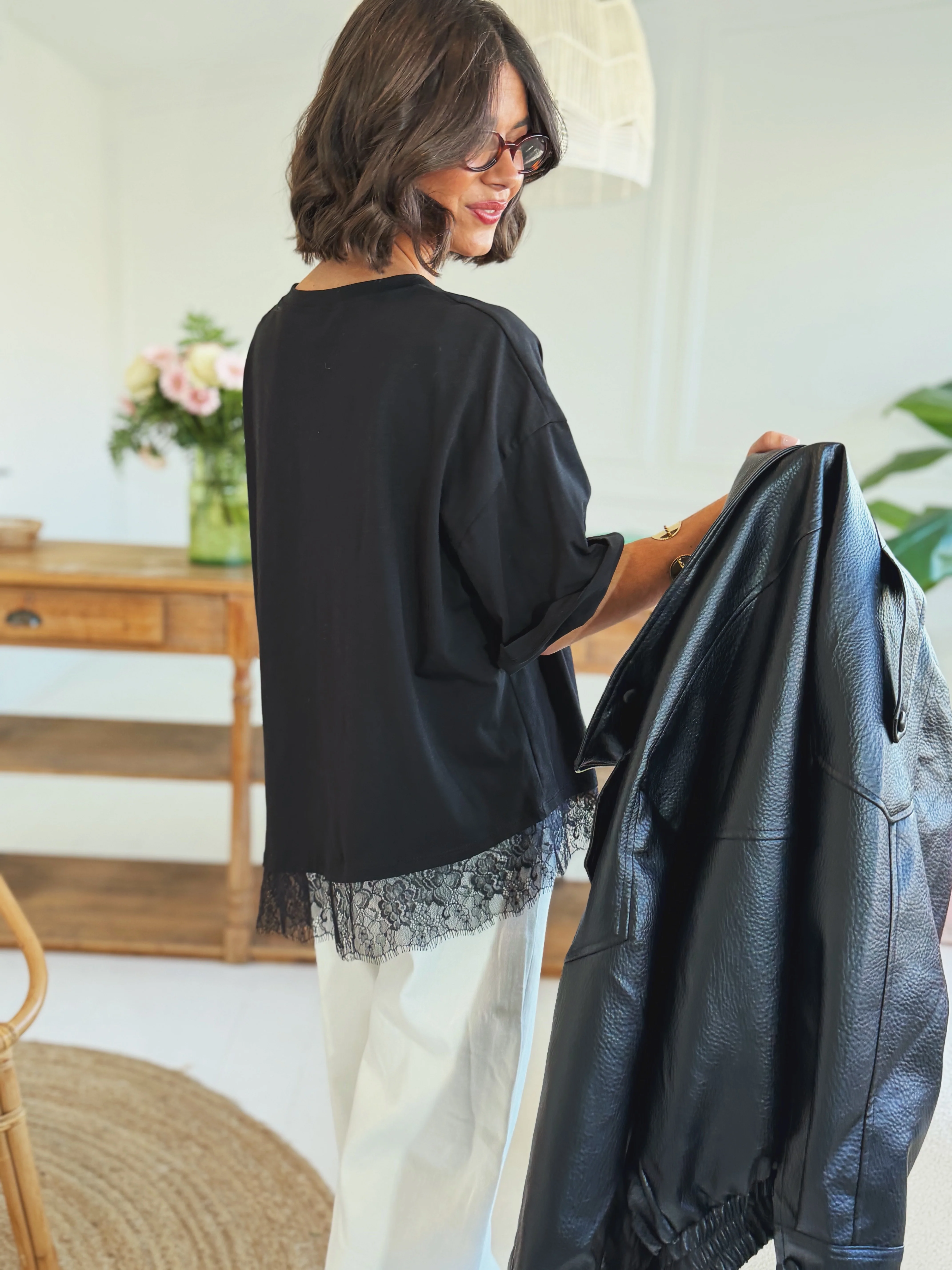 Tee-shirt oversize avec sa DENTELLE noir - Image 2