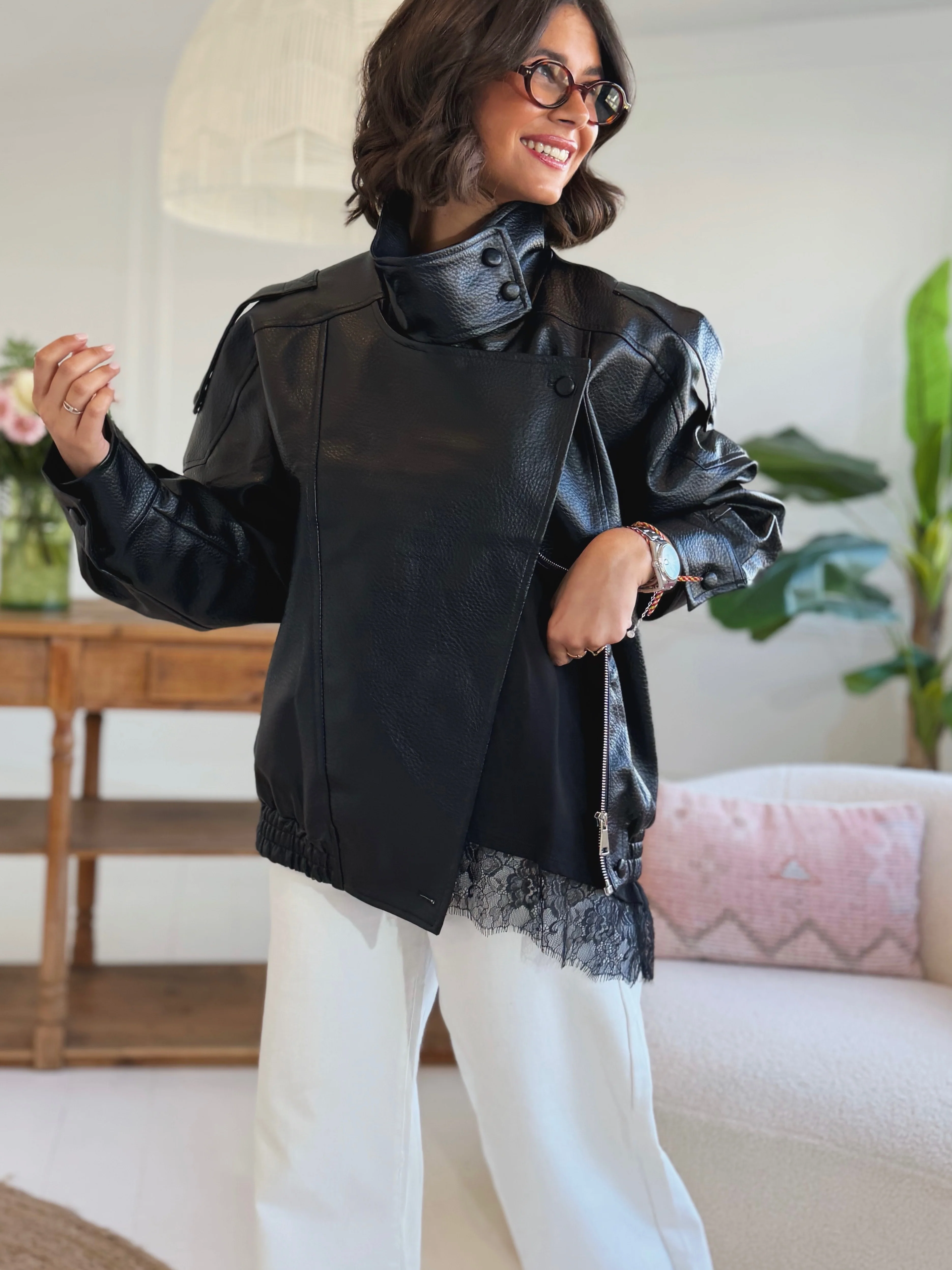 Tee-shirt oversize avec sa DENTELLE noir - Image 4