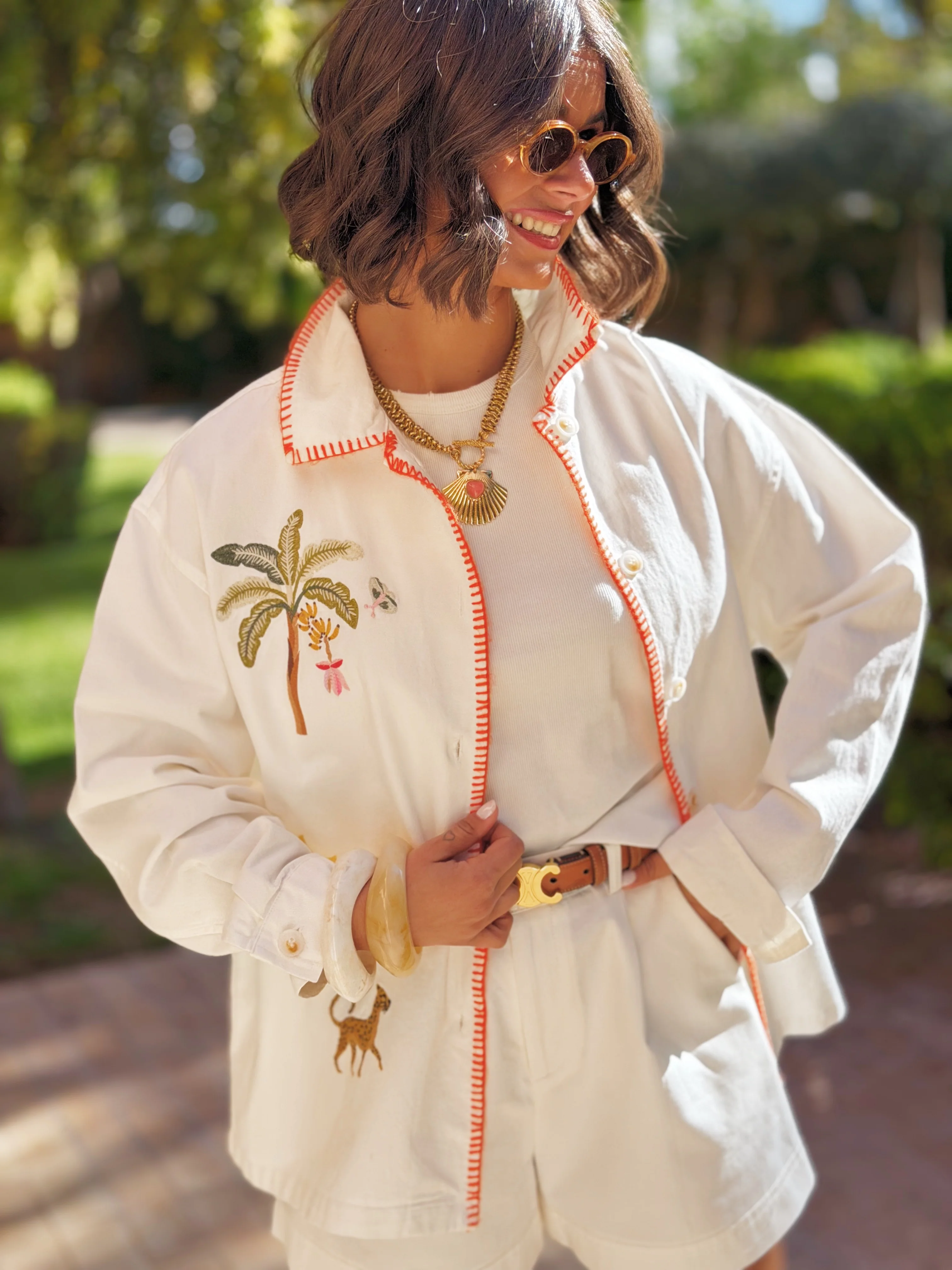Veste avec ses broderies - Image 2