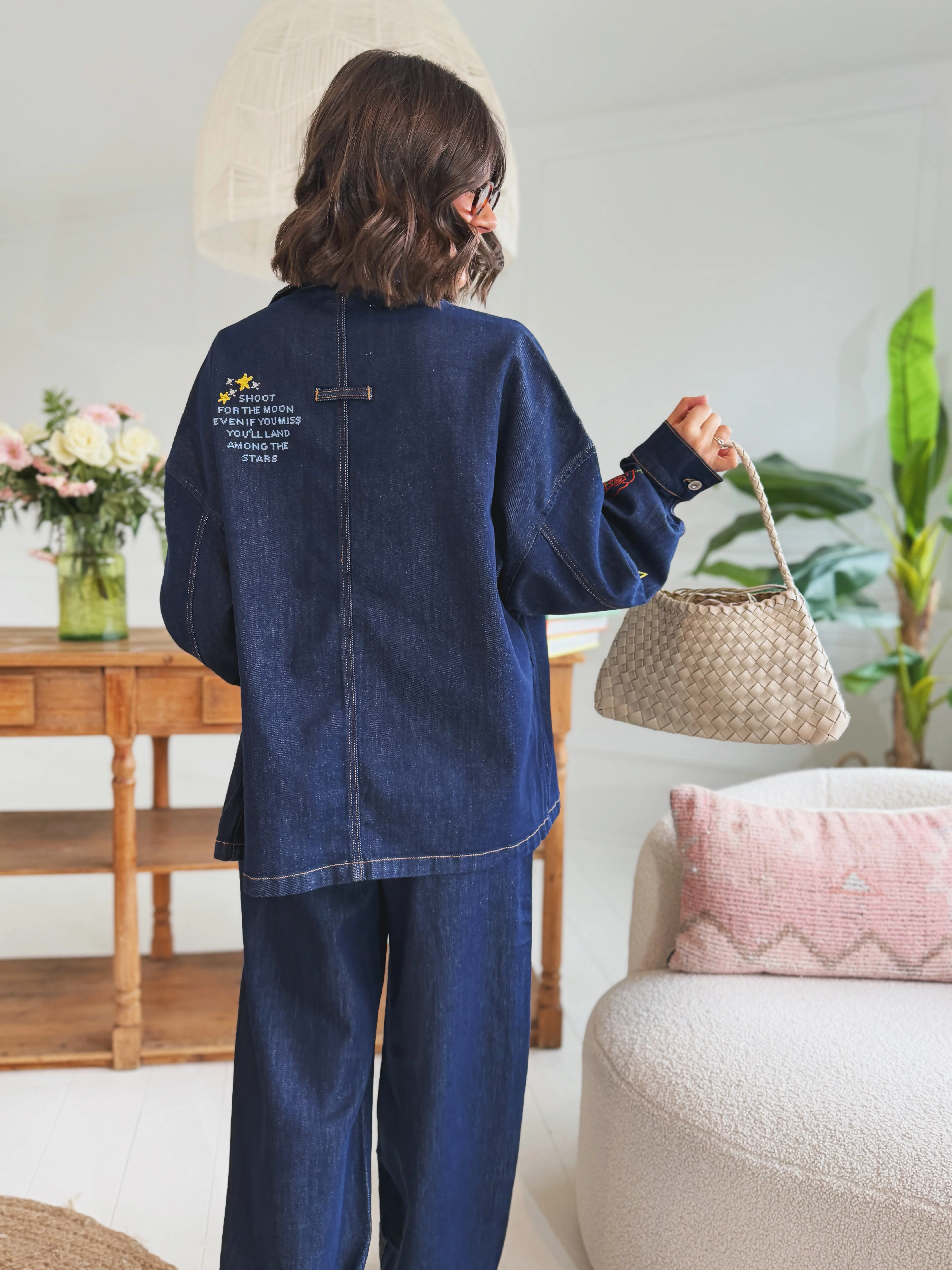 Jean en DENIM brut avec ses broderies - Image 5
