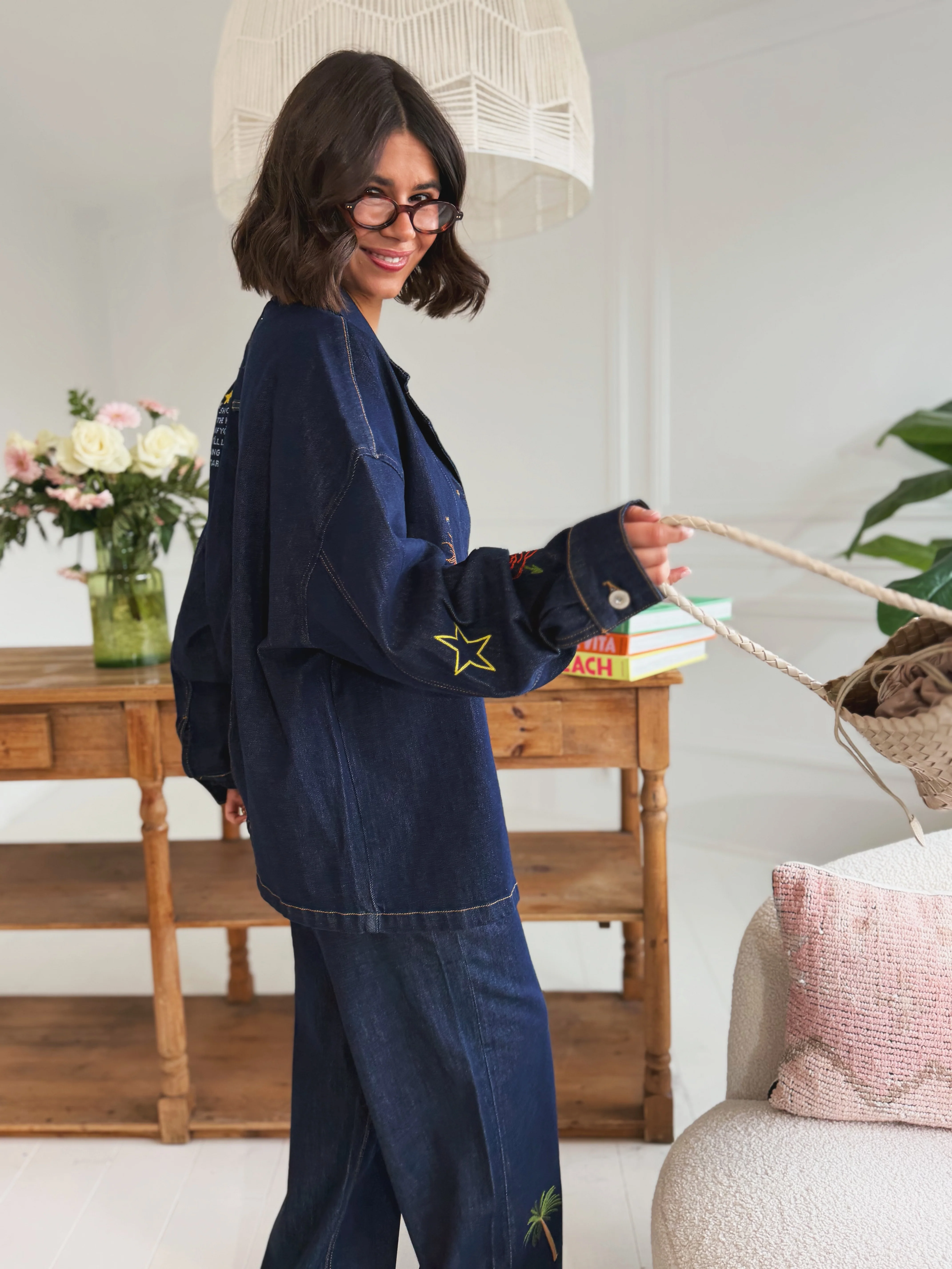 Jean en DENIM brut avec ses broderies - Image 6